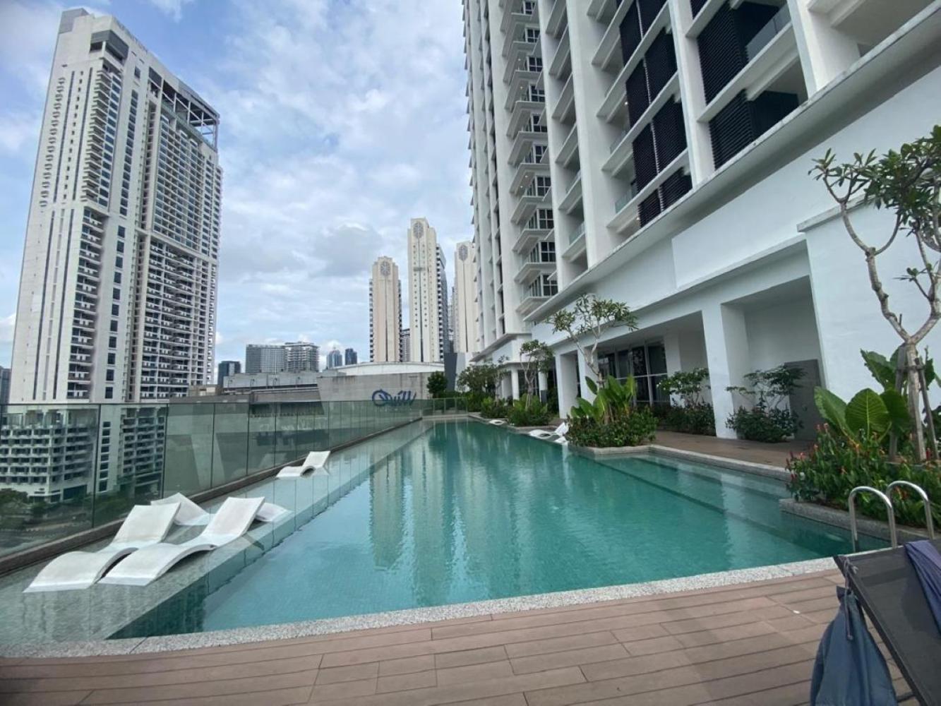 Quill Cozy White * Kuala Lumpur